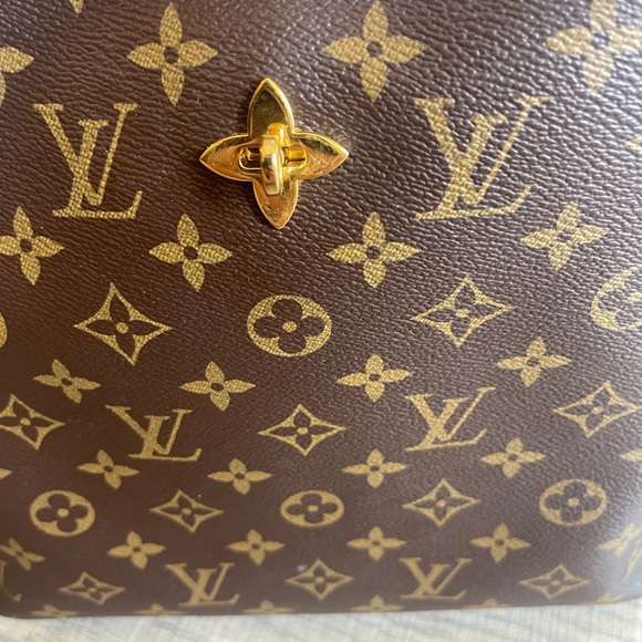 Authentic Louis Vuitton Purse - Picture 4 of 13